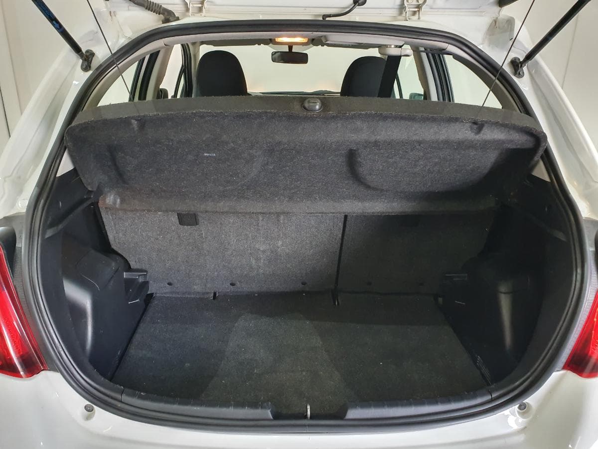 Toyota Yaris 1.0 · Ano 2017 — image 9