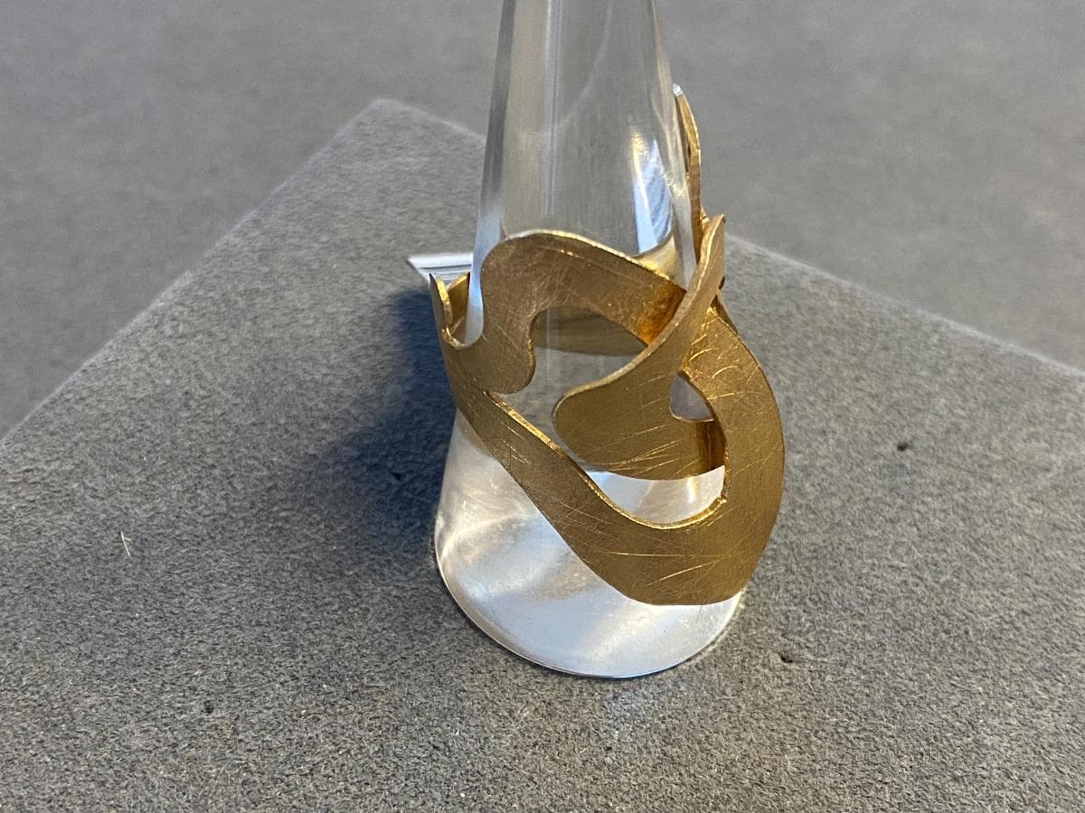 Anillo de plata y otros materiales — imagen 3