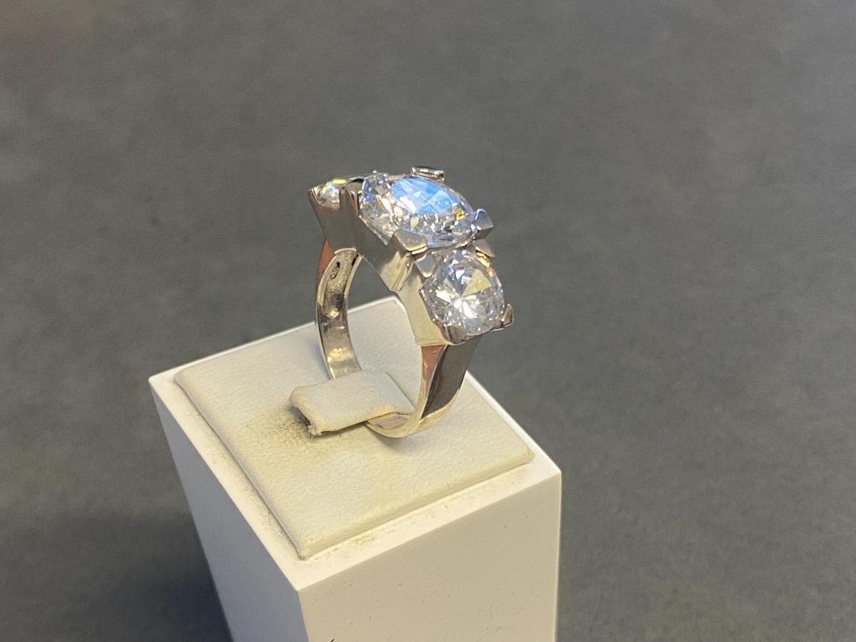 Bague en argent et autres matériaux — image 2