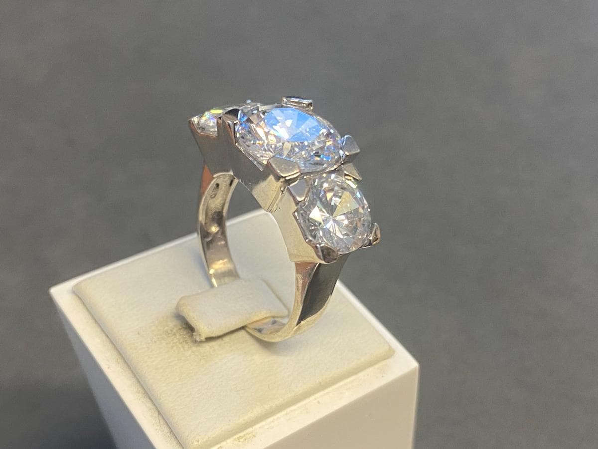 Bague en argent et autres matériaux — image 3