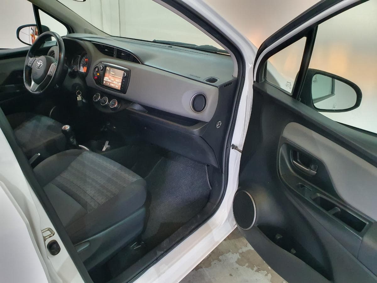 Toyota Yaris 1.0 · Ano 2017 — image 23