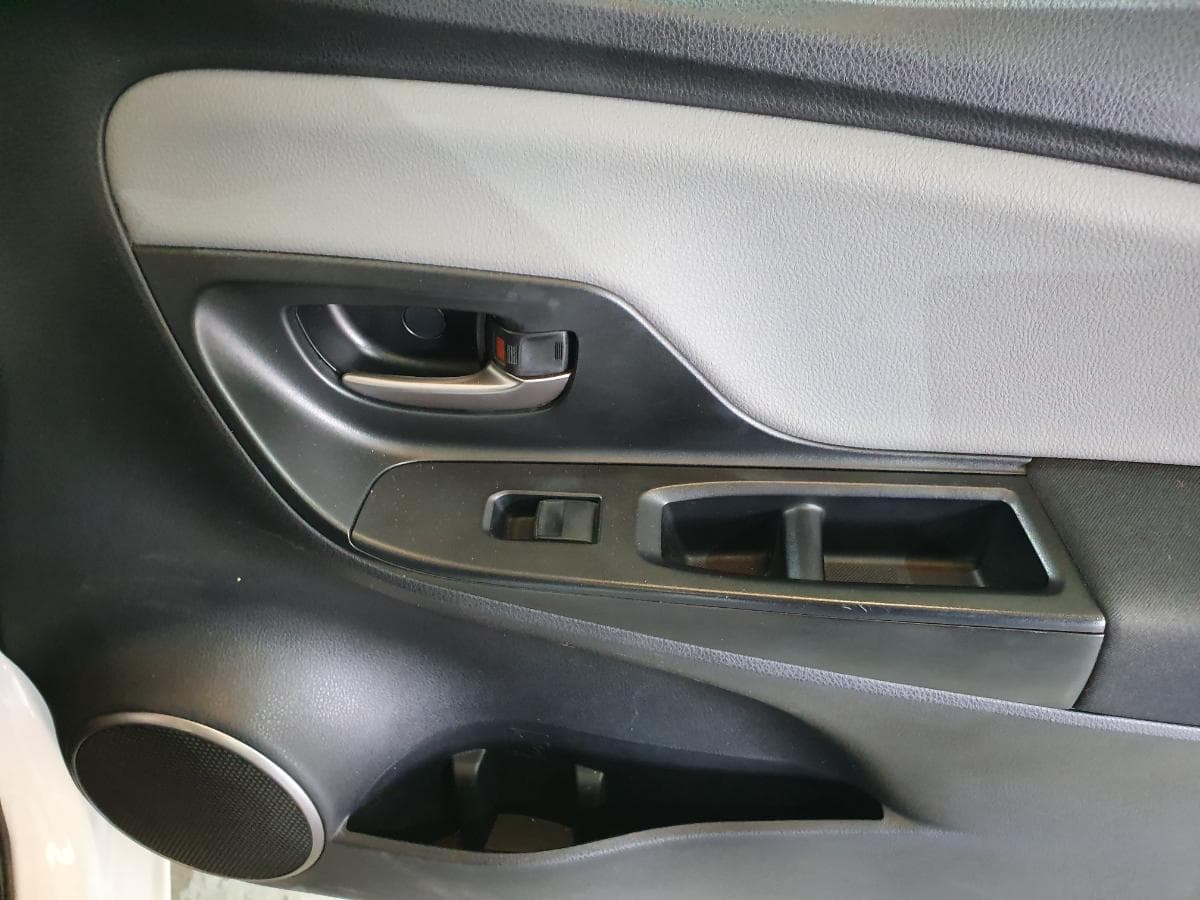 Toyota Yaris 1.0 · Ano 2017 — image 24