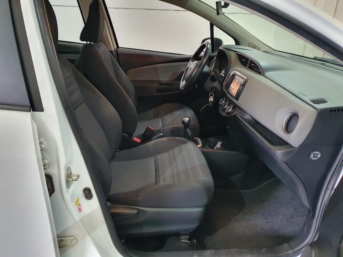 Toyota Yaris 1.0 · Ano 2017 — image 25