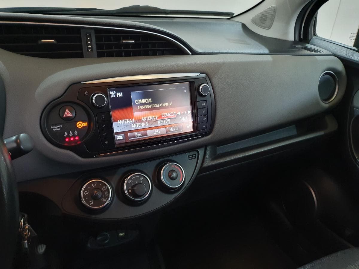 Toyota Yaris 1.0 · Ano 2017 — image 32