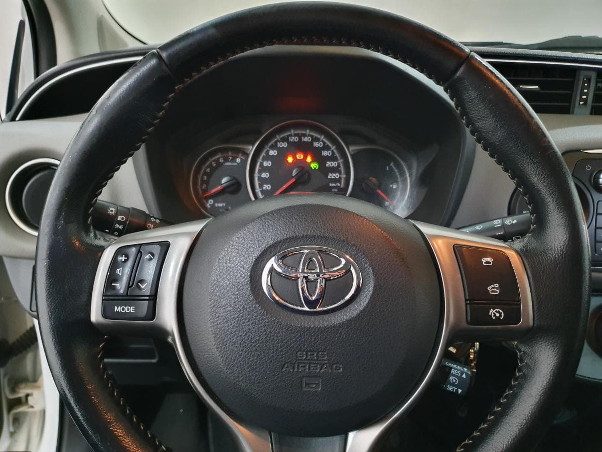Toyota Yaris 1.0 · Ano 2017 — image 34