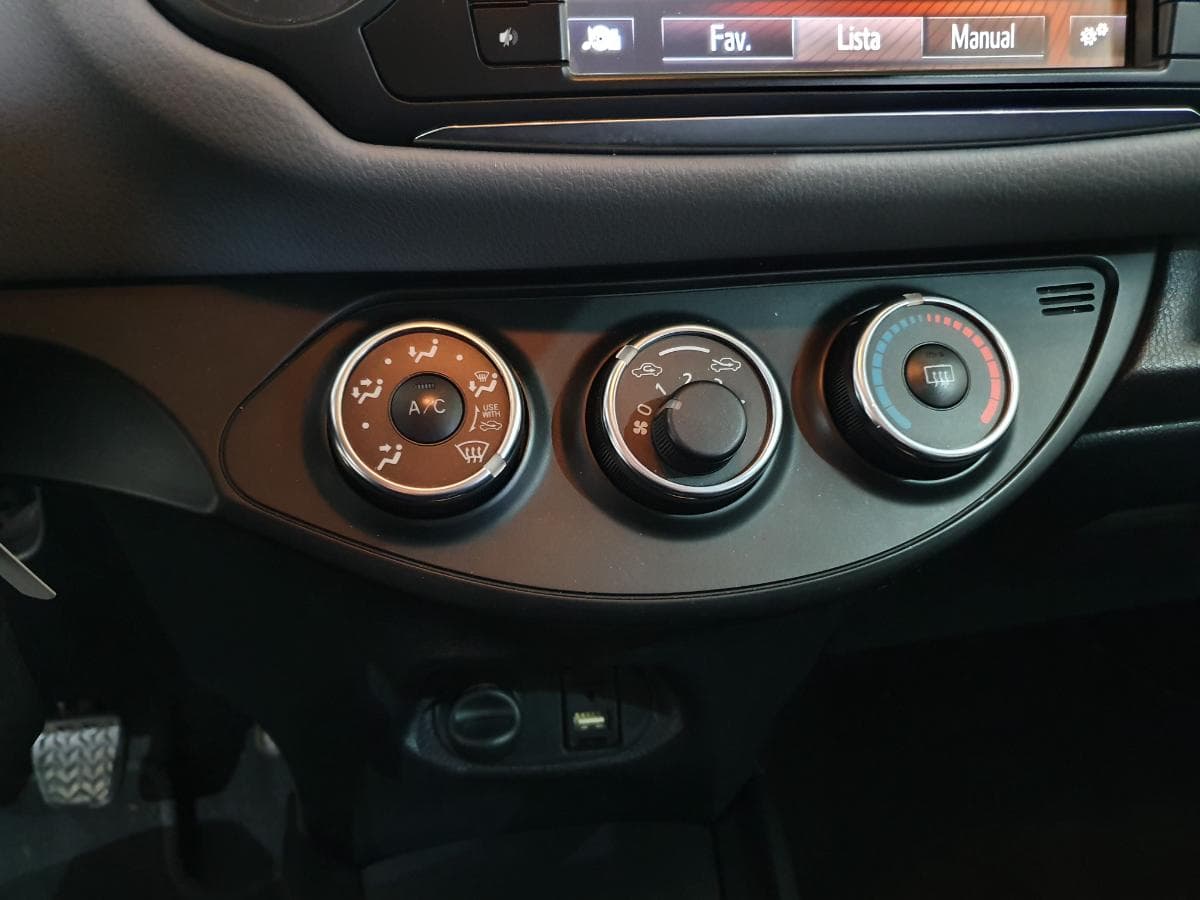 Toyota Yaris 1.0 · Ano 2017 — image 35