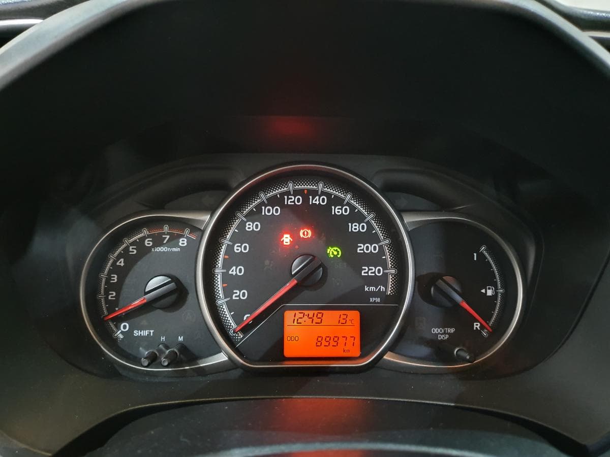 Toyota Yaris 1.0 · Ano 2017 — image 38