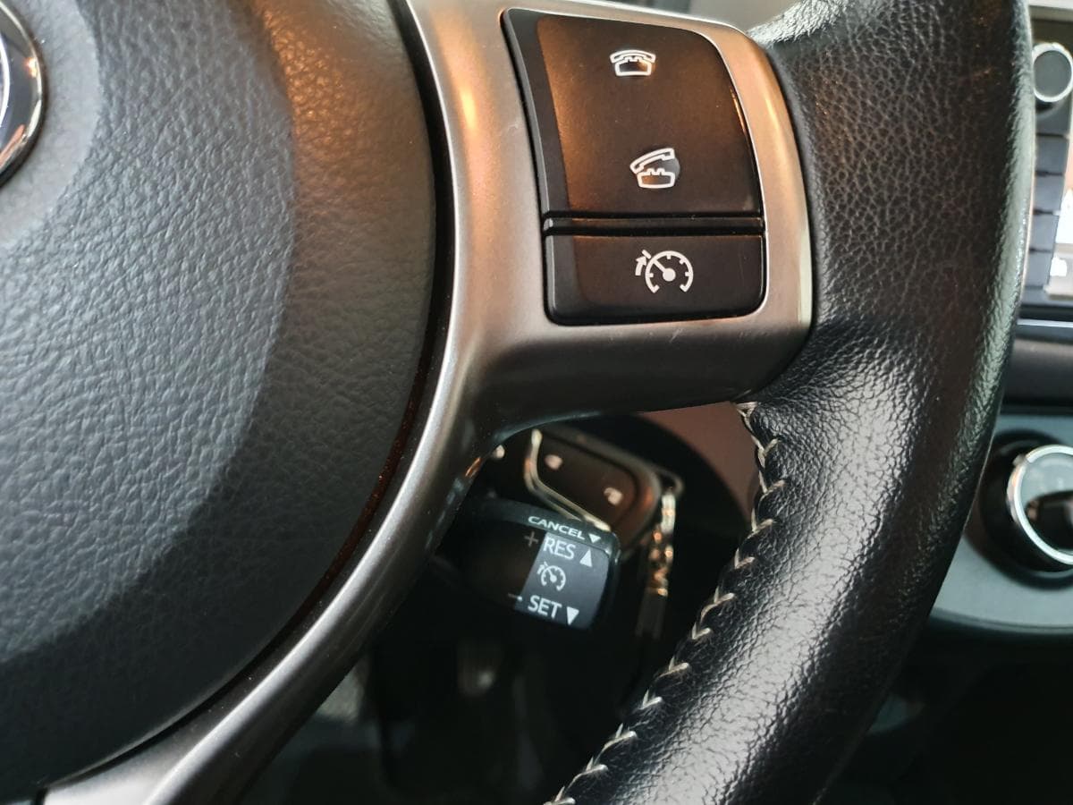 Toyota Yaris 1.0 · Ano 2017 — image 40