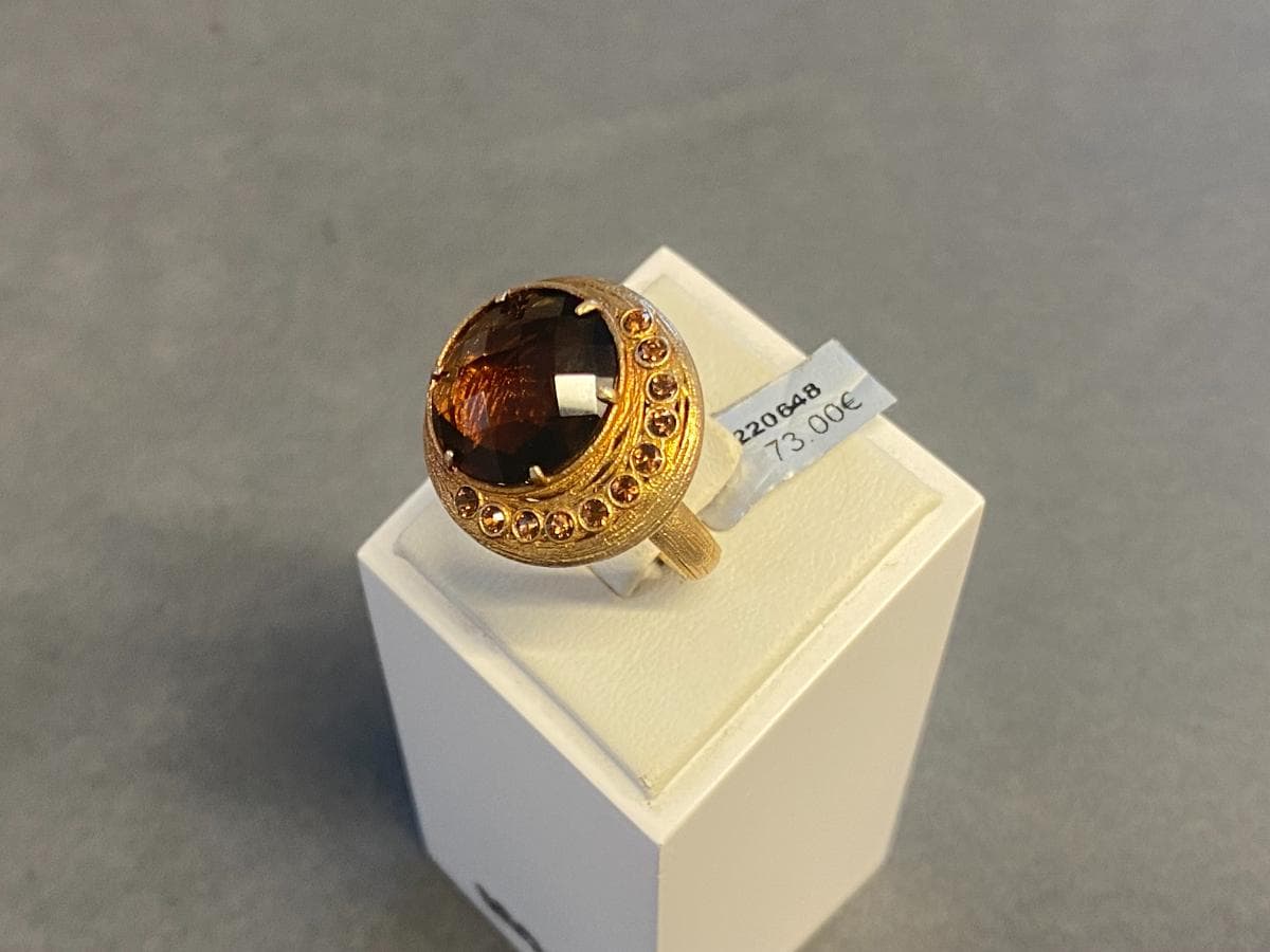 Anillo de plata y otros materiales — imagen 2