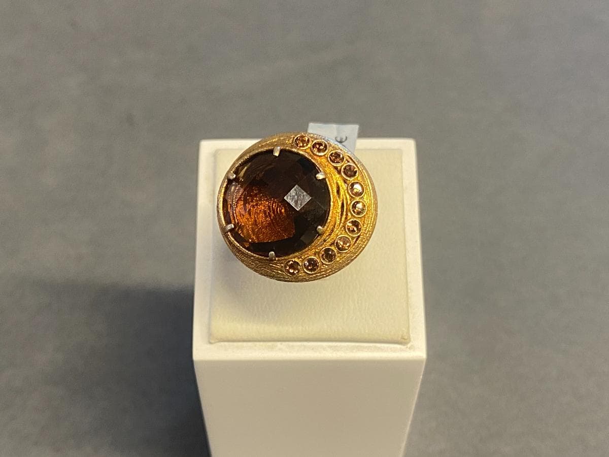 Anillo de plata y otros materiales — imagen 1