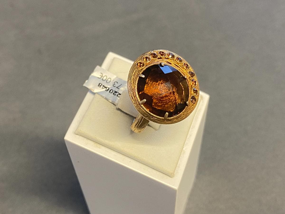 Anillo de plata y otros materiales — imagen 3