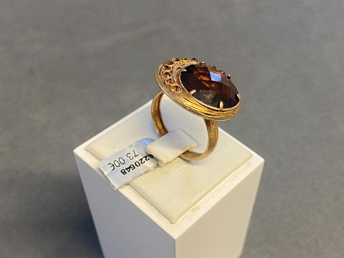 Anillo de plata y otros materiales — imagen 4