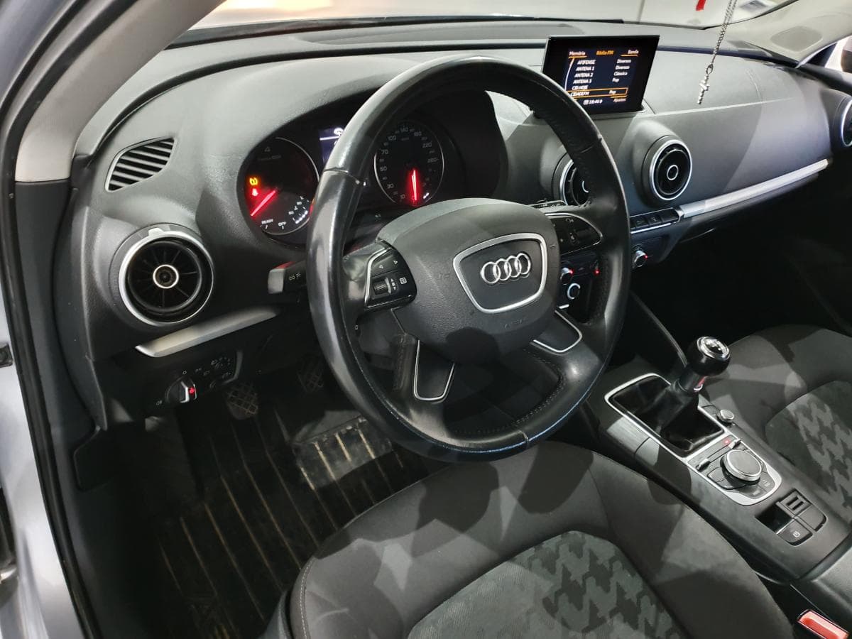 Audi A3 1.6TDI · Ano 2015 — imagen 29