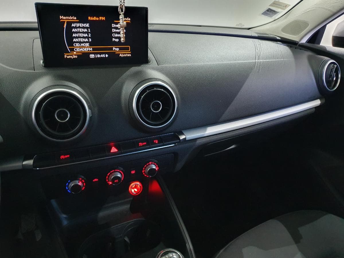 Audi A3 1.6TDI · Ano 2015 — imagen 32