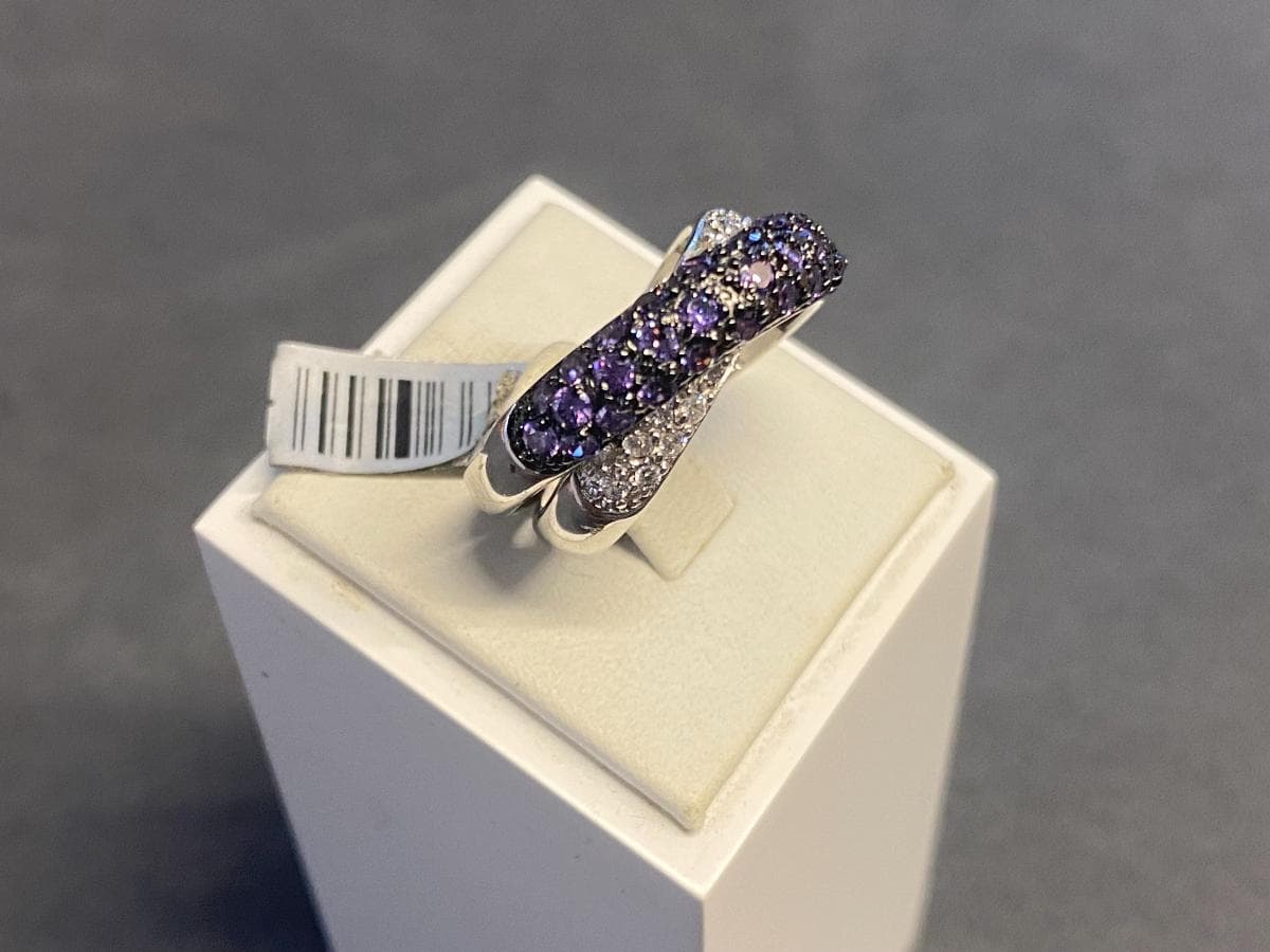 Anillo de plata y otros materiales — imagen 3