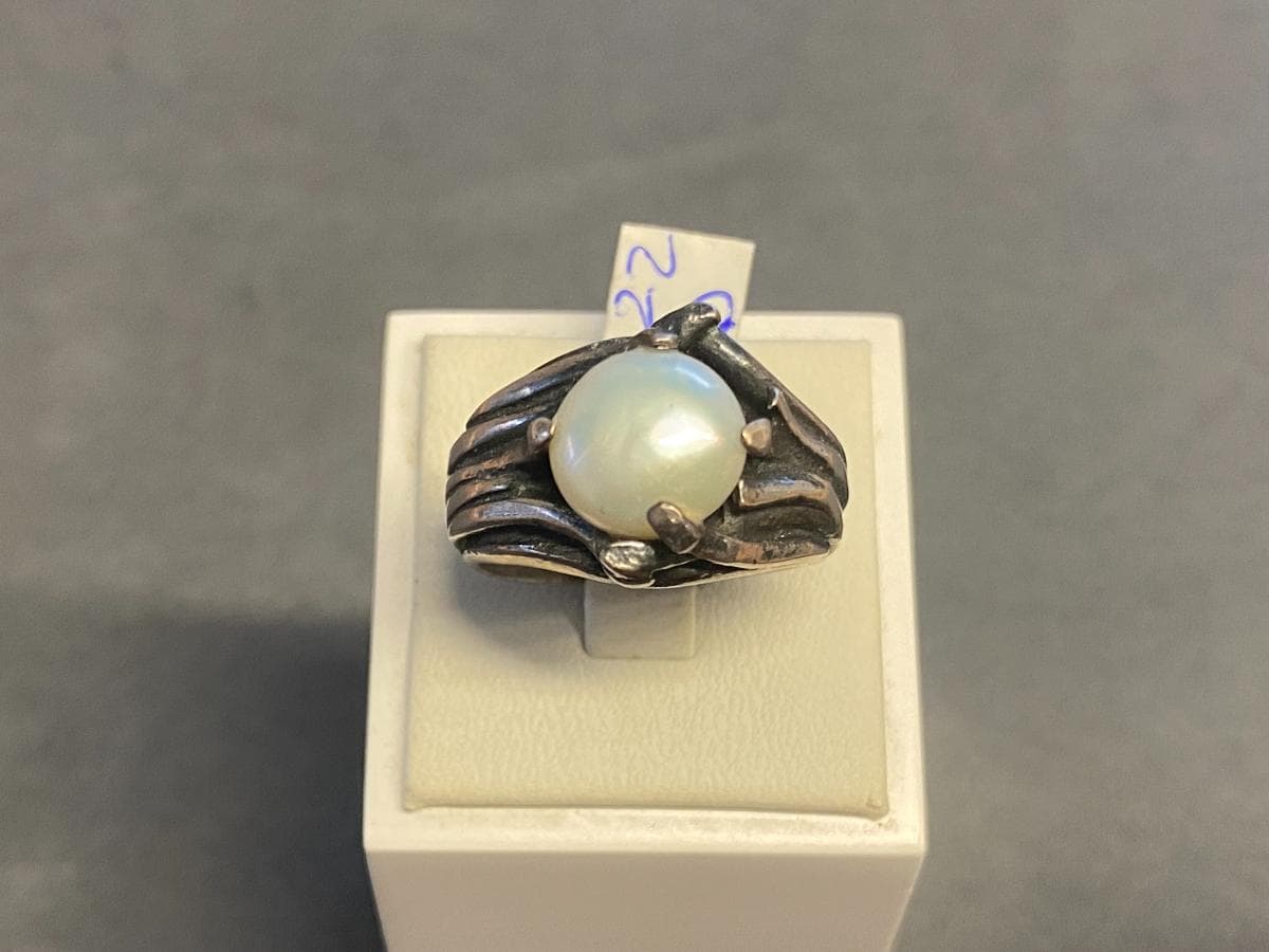 Anillo de plata y otros materiales — imagen 2