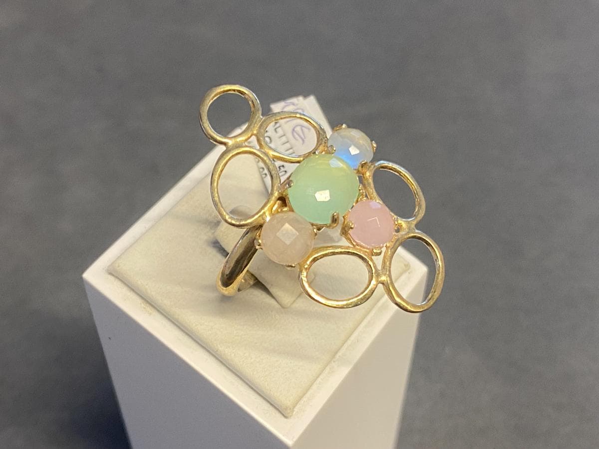 Anillo de plata y otros materiales — imagen 1