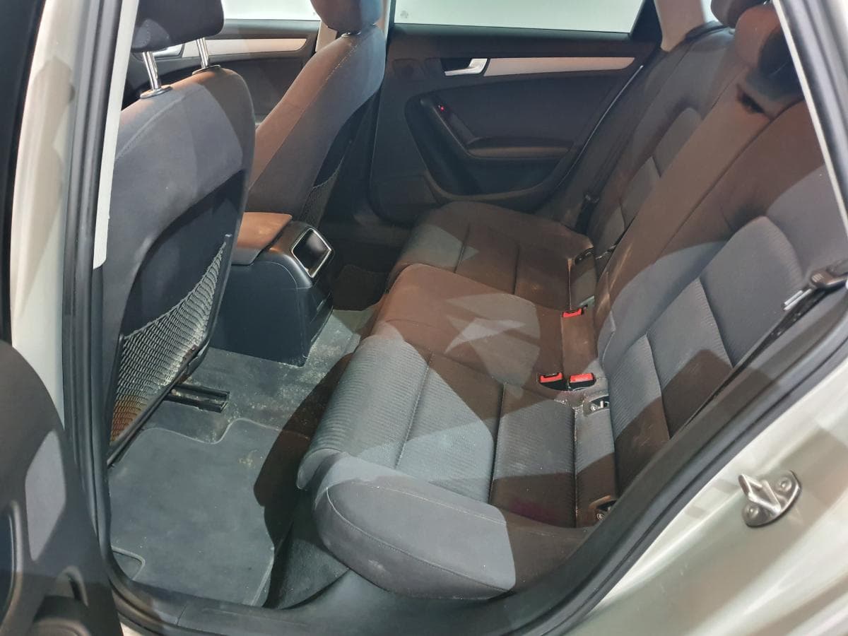 Audi A4 2.0TDI · Ano 2013 — image 31