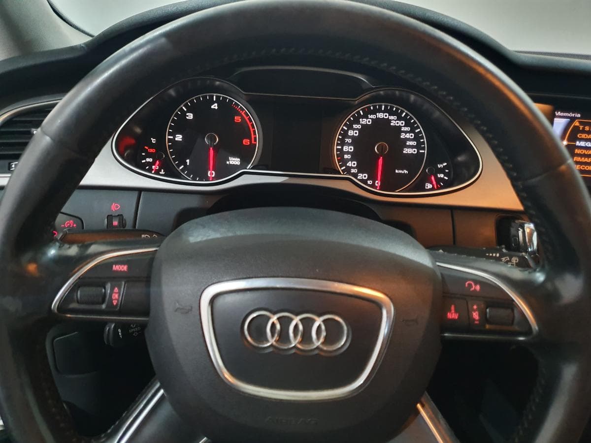 Audi A4 2.0TDI · Ano 2013 — image 36