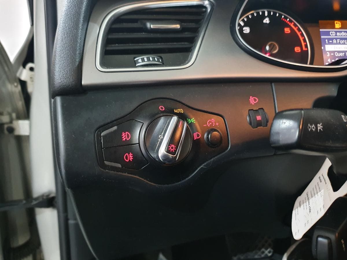 Audi A4 2.0TDI · Ano 2013 — image 42