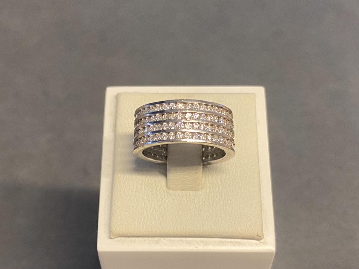 Anillo de plata y otros materiales — imagen 2
