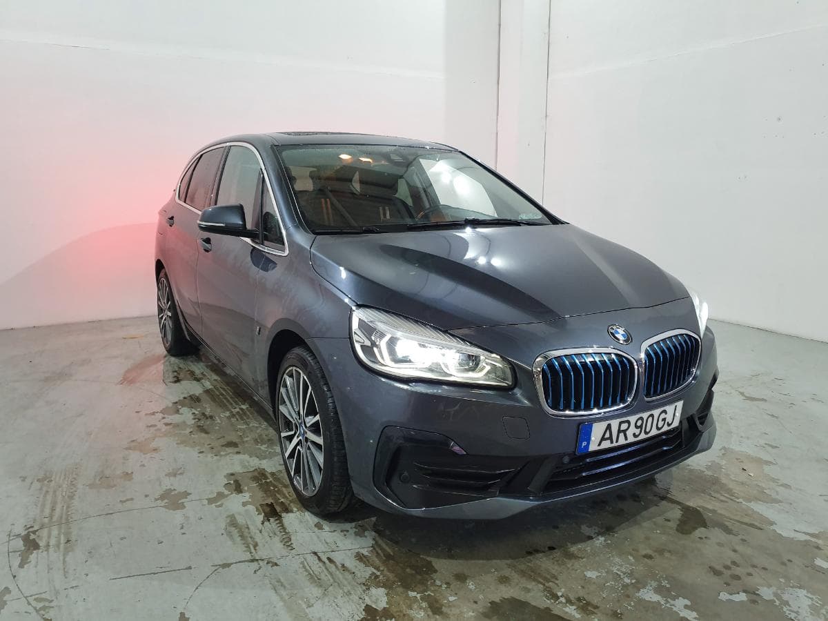 BMW Série 2 i 1.5 Active Tourer · Híbrido · Ano 2019 — imagen 3