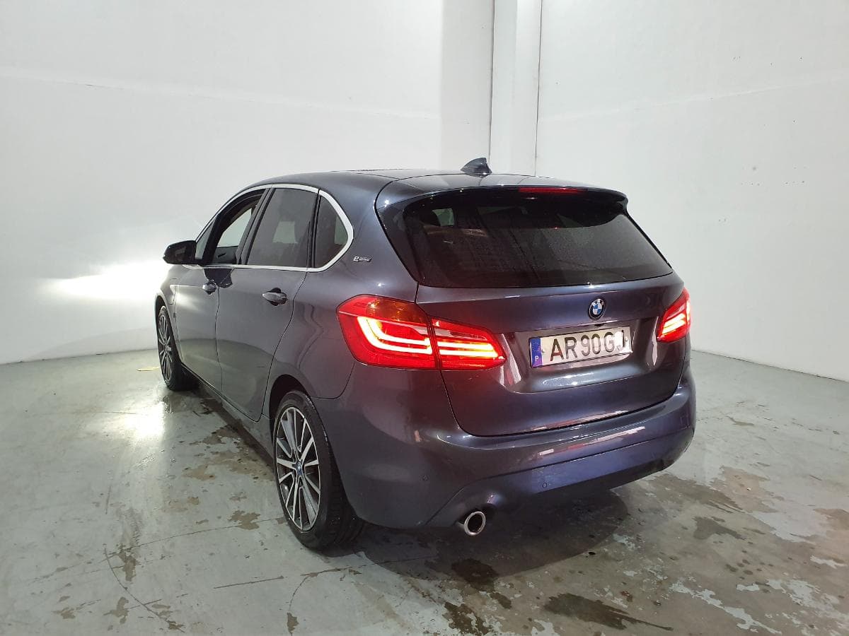 BMW Série 2 i 1.5 Active Tourer · Híbrido · Ano 2019 — imagen 7