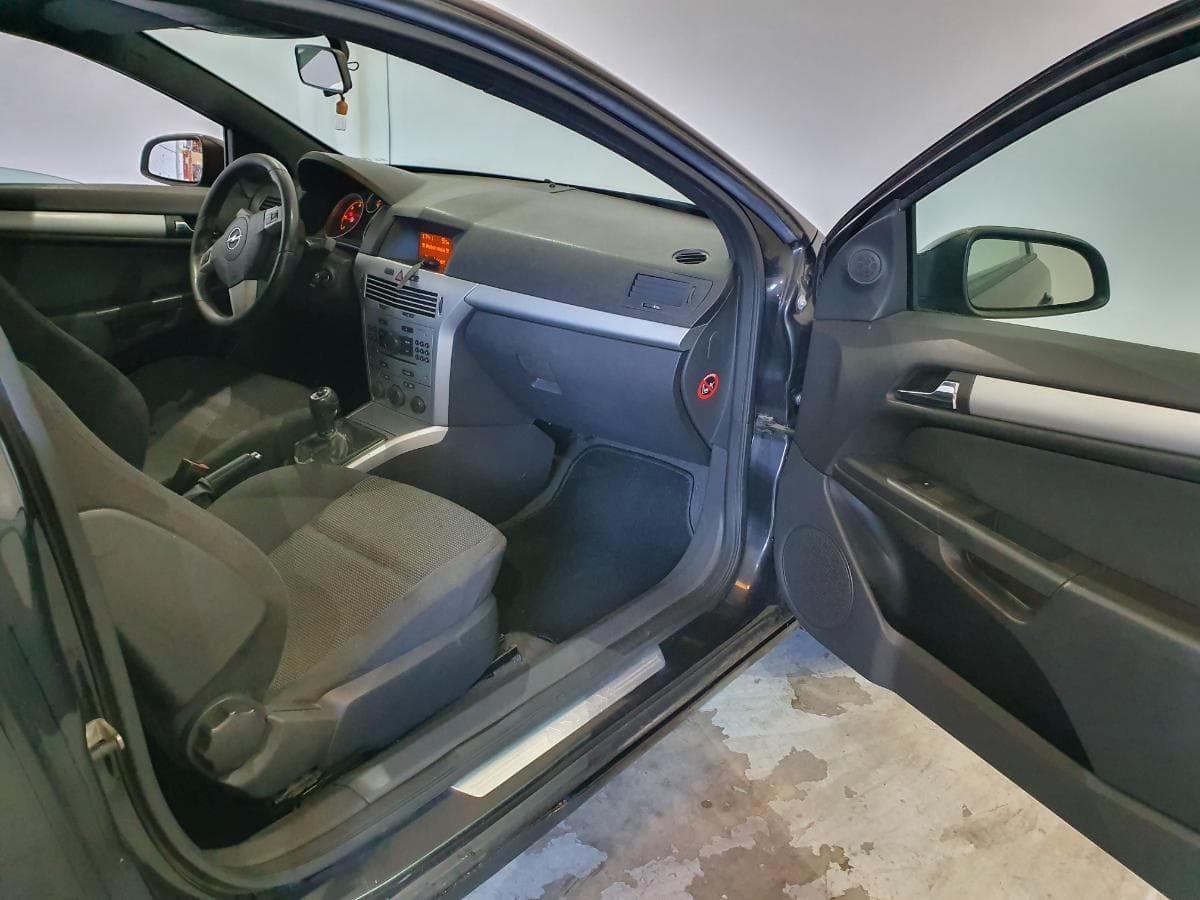 Opel Astra 1.3CDTI · Ano 2008 — imagen 23