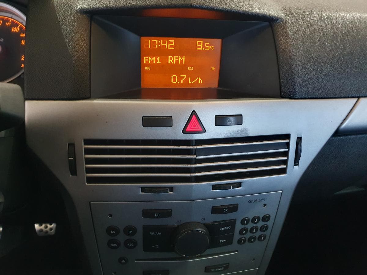 Opel Astra 1.3CDTI · Ano 2008 — imagen 33
