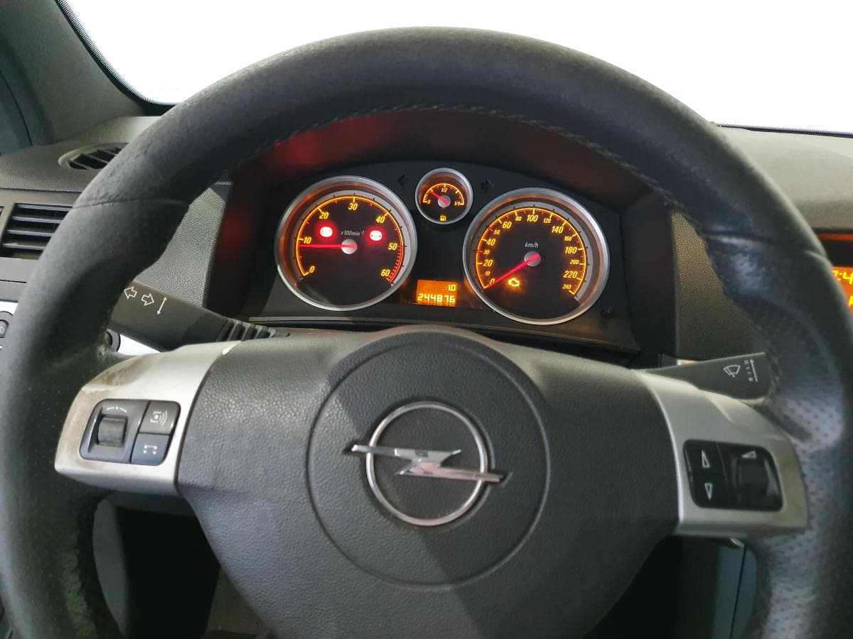 Opel Astra 1.3CDTI · Ano 2008 — imagen 36