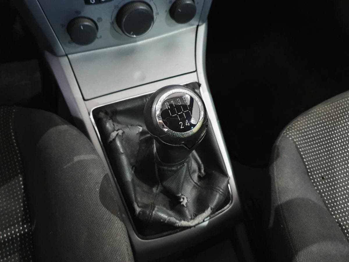 Opel Astra 1.3CDTI · Ano 2008 — imagen 37