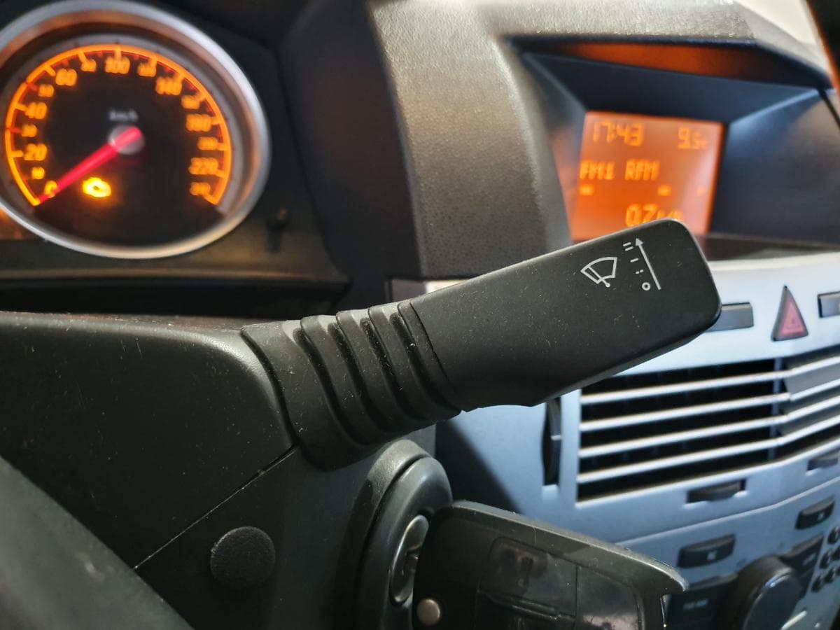 Opel Astra 1.3CDTI · Ano 2008 — imagen 39
