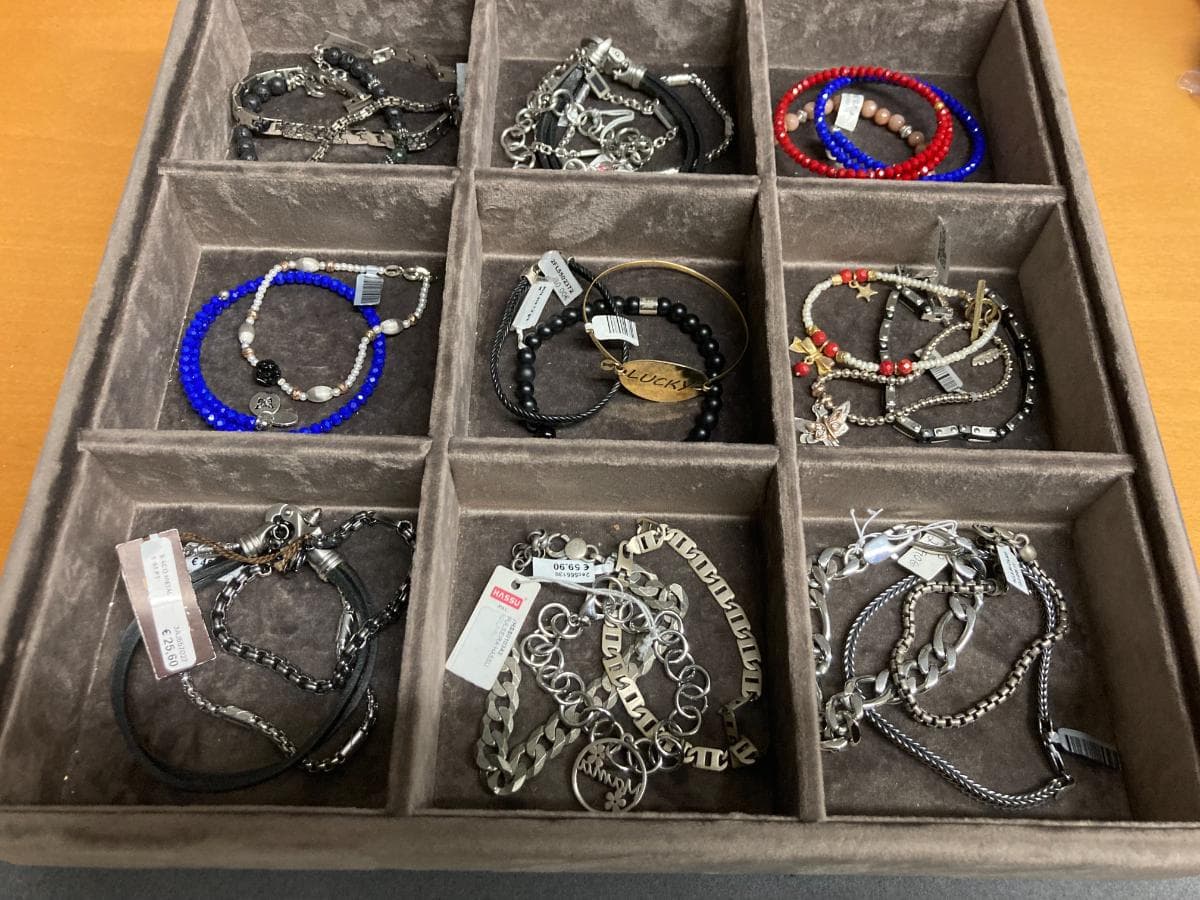 Bracelets — image 2