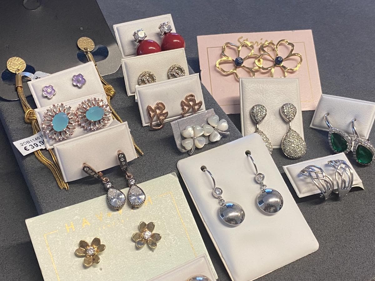 Earrings in silver and other materials — image 5