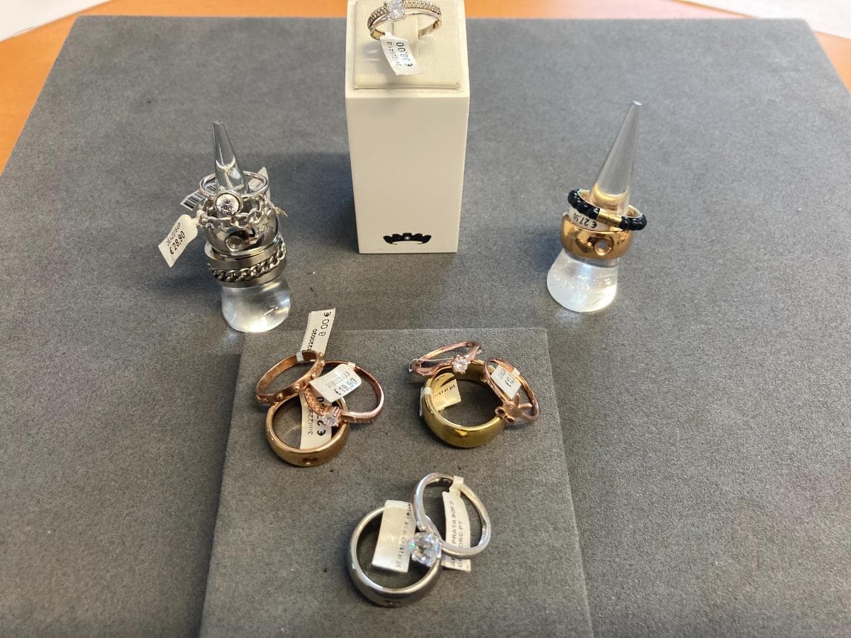 Rings in silver and other materials — image 1