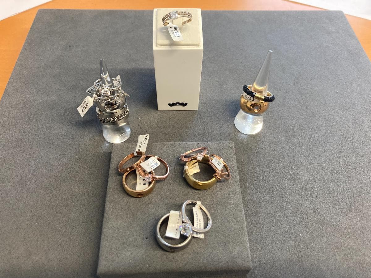 Rings in silver and other materials — image 2