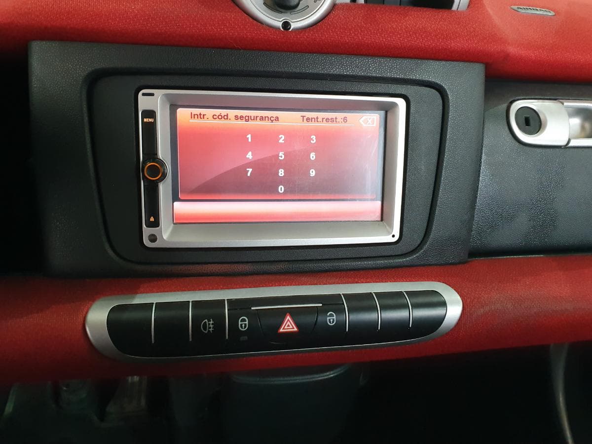 Smart Fortwo 0.8CDI · Ano 2011 — image 24