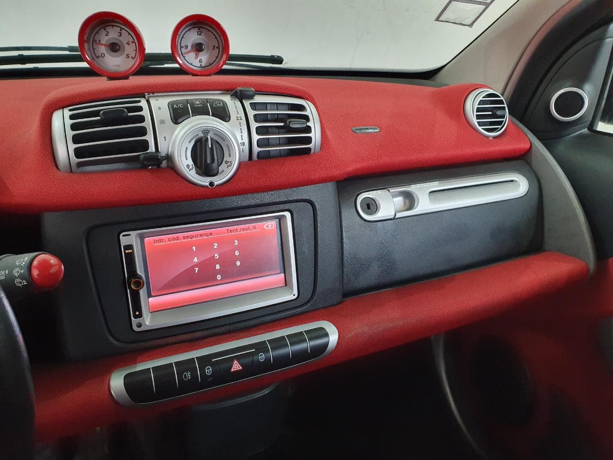 Smart Fortwo 0.8CDI · Ano 2011 — image 27