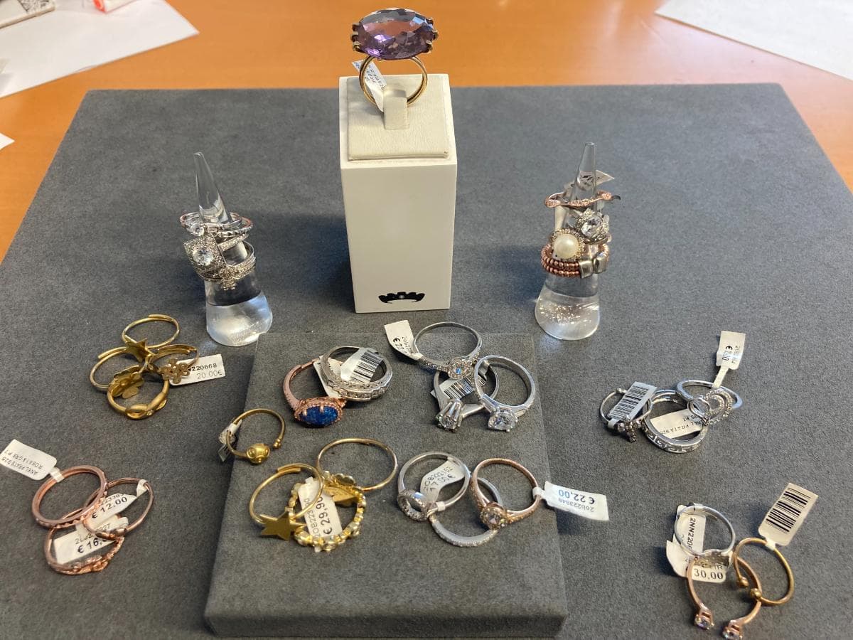 Rings in silver and other materials — image 2