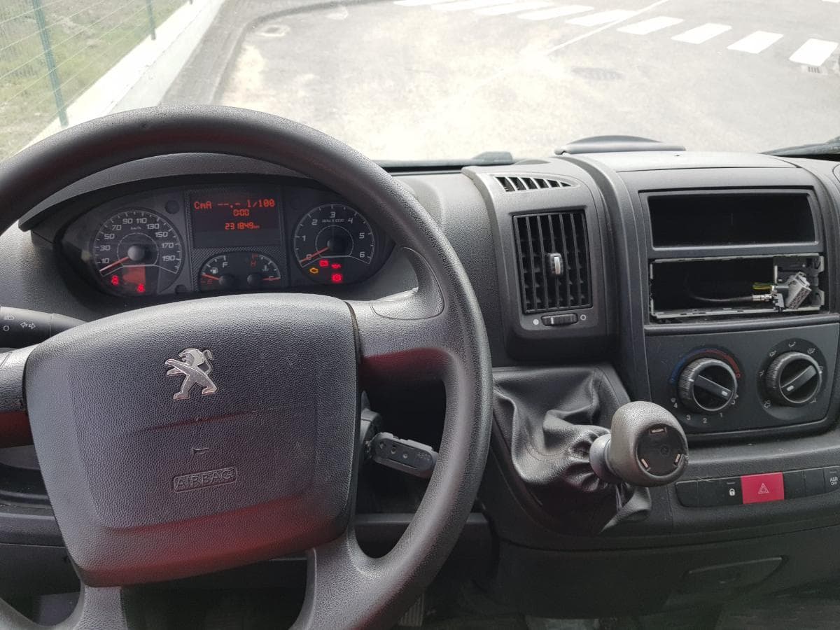 Peugeot Boxer Van (250) · Ano 2014 — imagen 21