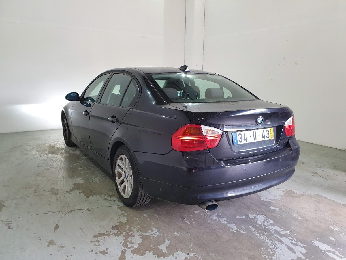BMW 320D · Ano 2008 — imagem 6