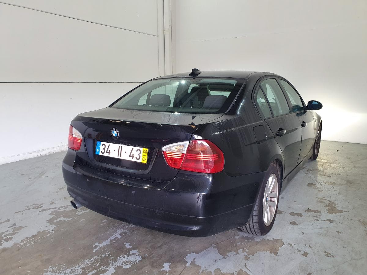 BMW 320D · Ano 2008 — imagem 10