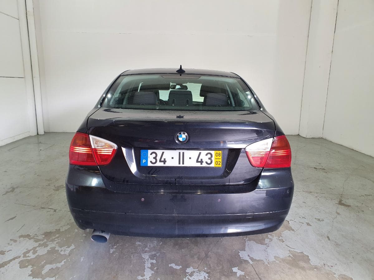 BMW 320D · Ano 2008 — imagem 7