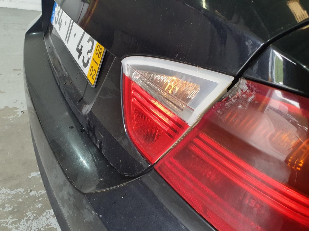 BMW 320D · Ano 2008 — imagem 12