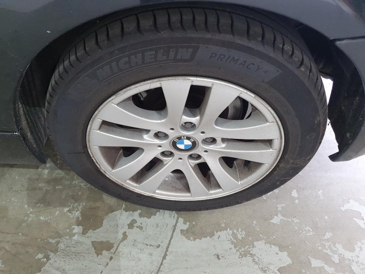 BMW 320D · Ano 2008 — imagem 17