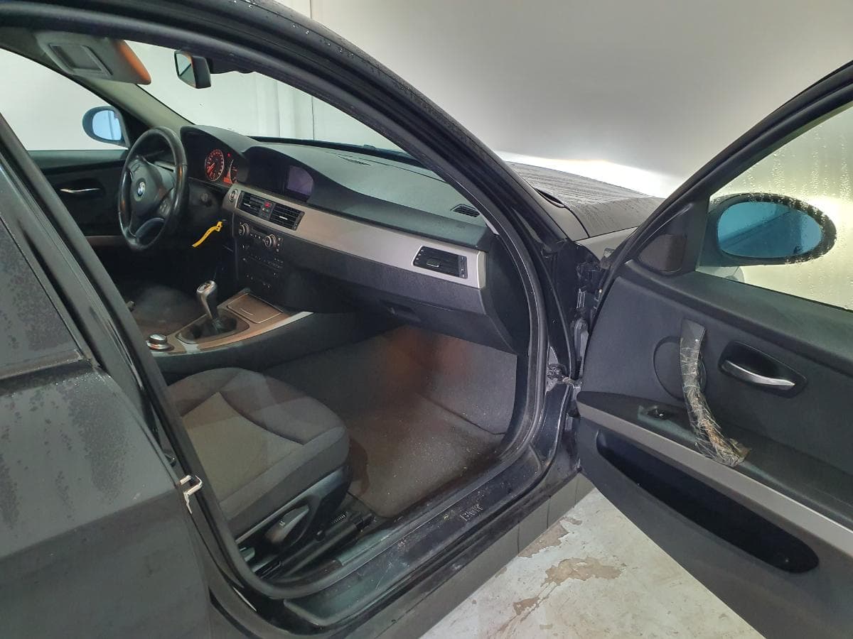 BMW 320D · Ano 2008 — imagem 22