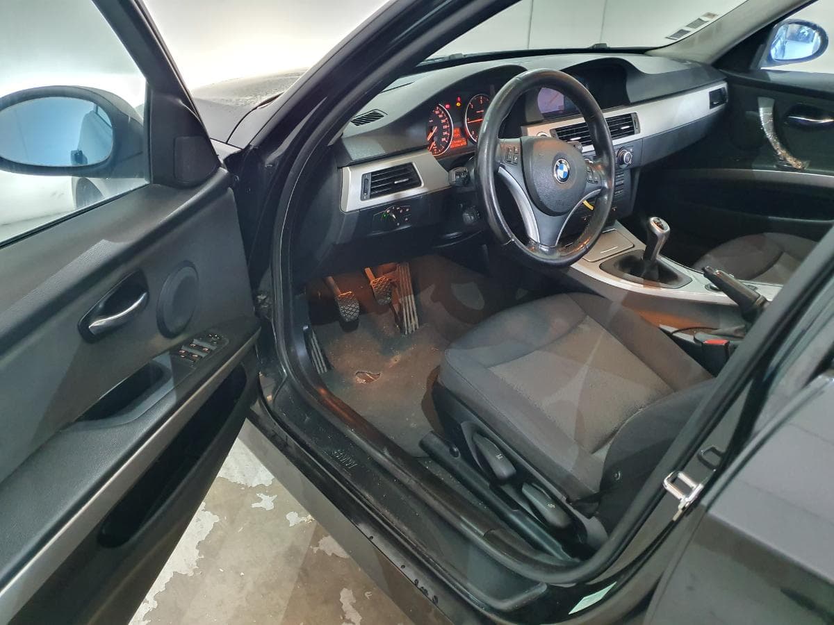BMW 320D · Ano 2008 — imagem 19