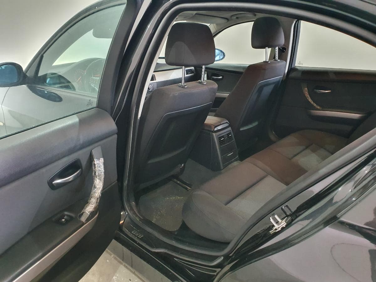 BMW 320D · Ano 2008 — imagem 23