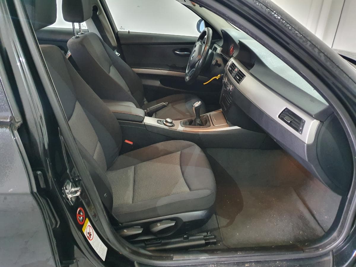 BMW 320D · Ano 2008 — imagem 24