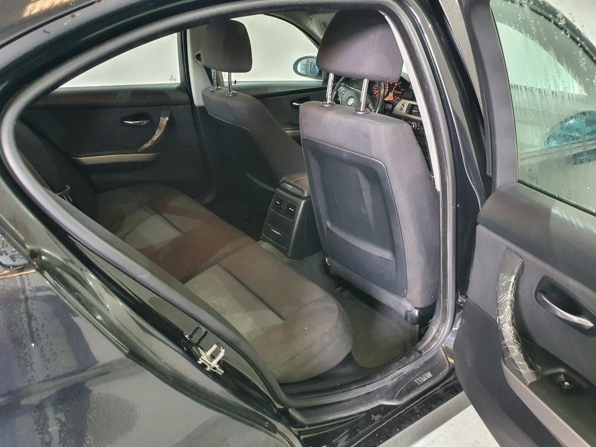 BMW 320D · Ano 2008 — imagem 27
